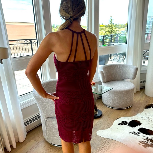 Guess Dress. size 4 - Picture 2 of 3